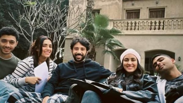 مسلسل وبينا ميعاد