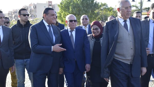 محافظ بورسعيد ووزير