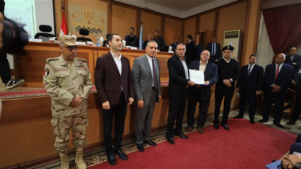 تكريم عدد من ابناء