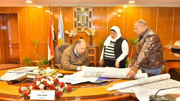  محافظ أسيوط يعتمد