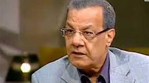 الكاتب الصحفي عادل