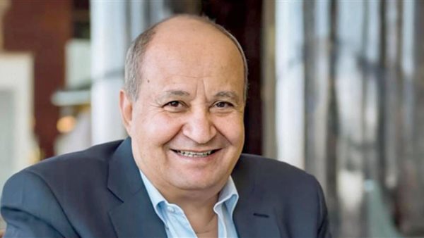 الكاتب والسيناريست