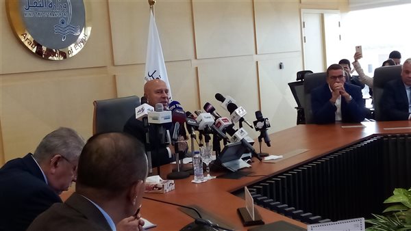 وزير النقل خلال مؤتمر