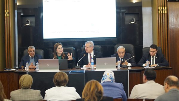 وزيرة التخطيط اثناء