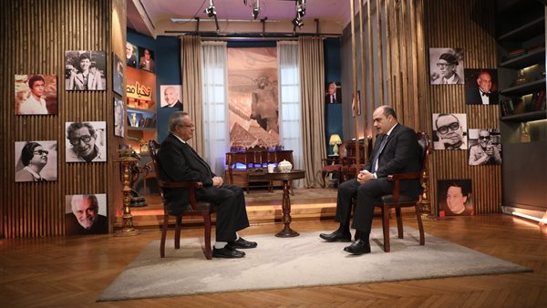 محمد الباز يستضيف