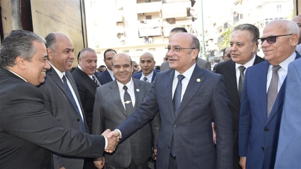 وزير العدل ومحافظ