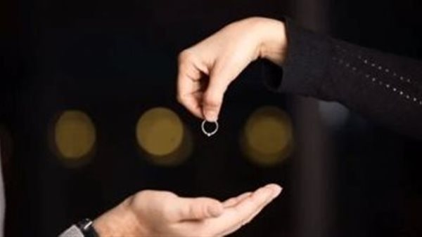 سيدة تقيم دعوى حبس