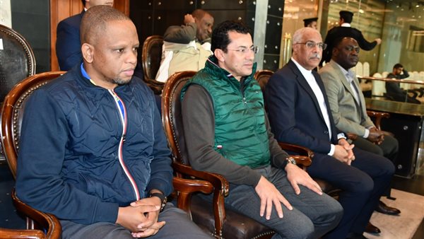 وزير الشباب والسفير