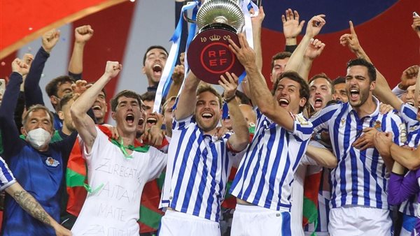 تتويج بالبطولة