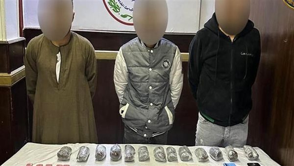 3 عاطلين بدار السلام