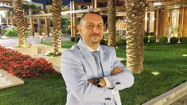  أمجد أبو العز، باحث