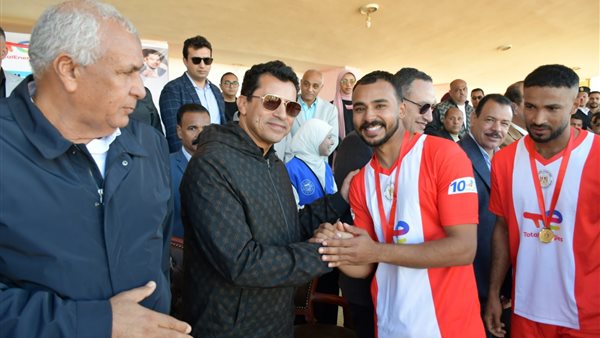 وزير الشباب والرياضة