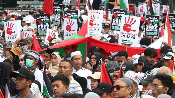  تظاهرات أمام السفارة