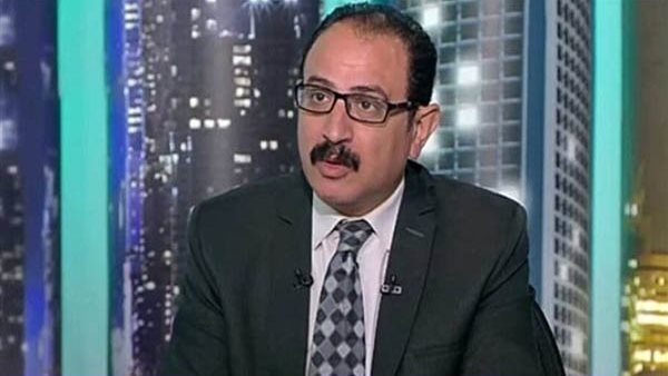  الدكتور طارق فهمي