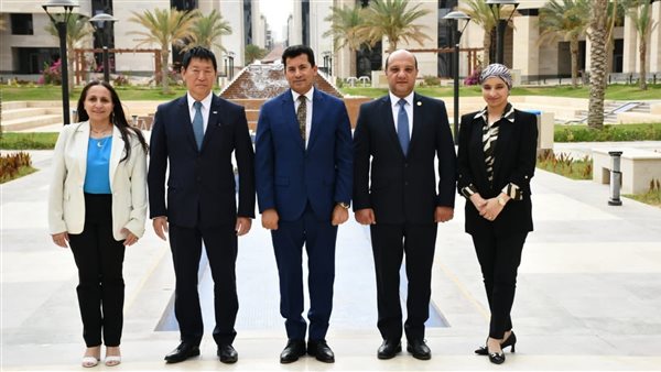 وزير الشباب والرياضة