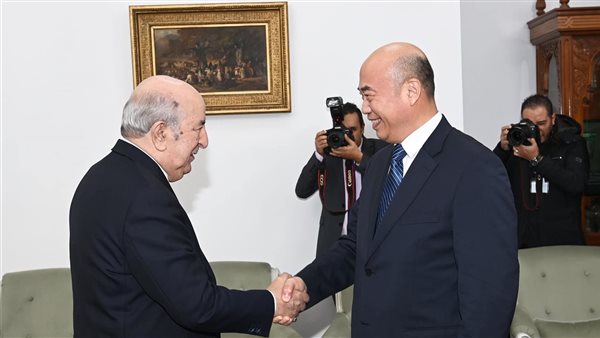 رئيس الجزائر يستقبل