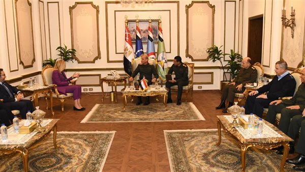 وزير الدفاع والإنتاج