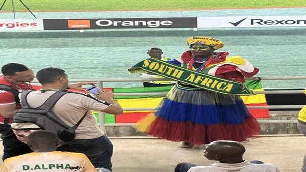 ماما جوي مشجعة مباراة