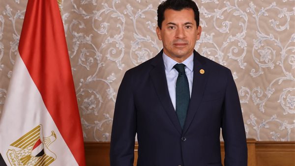 وزير الشباب يجتمع