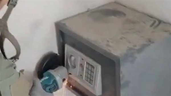 جانب من الفيديو 