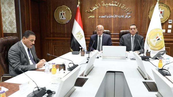 وزيرا  التنمية المحلية