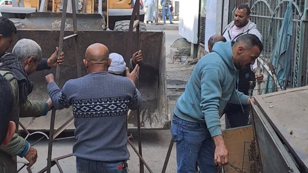 اثناء رفع العديد