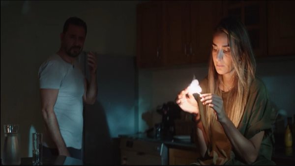 انف وثلاث عيون 