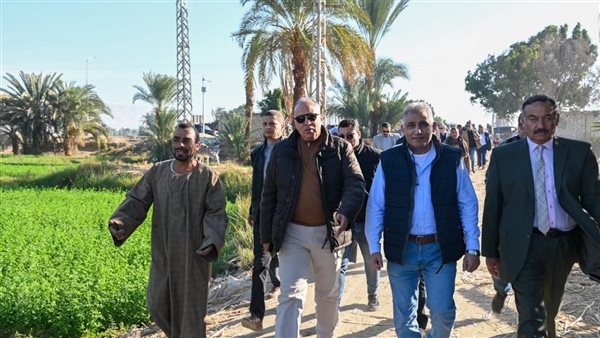 وزير الري خلال جولته