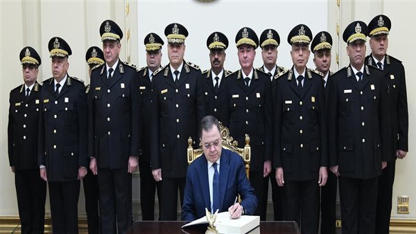  وزير الداخلية يهنئ