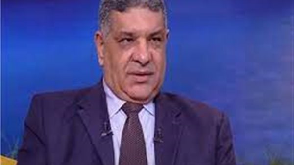  الكاتب الصحفي أشرف