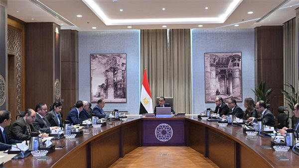 مصطفي مدبولي يتابع