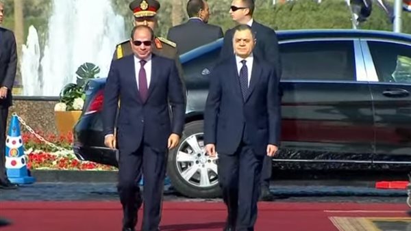  الرئيس عبــد الفتــاح