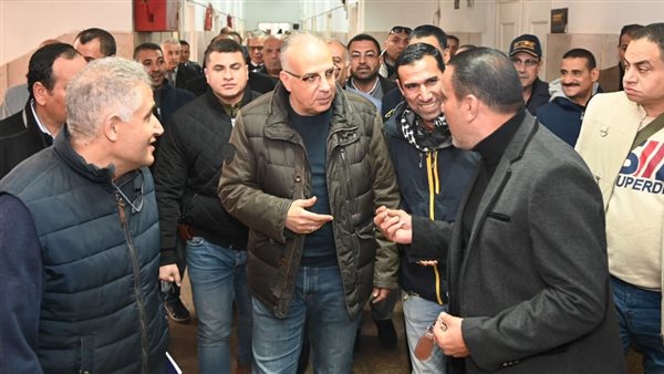  وزير الري يتفقد