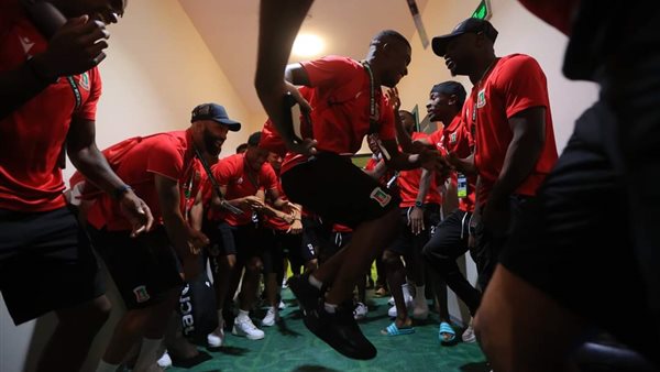 وصول لاعبو غينيا