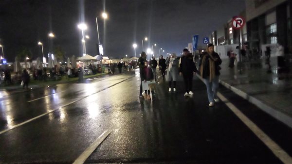 توافد رواد معرض الكتاب