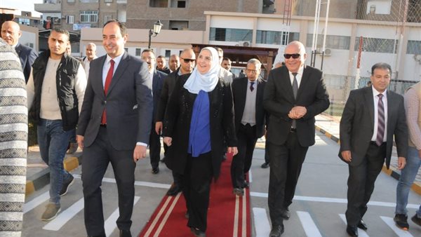 وزيرة التضامن ومحافظ