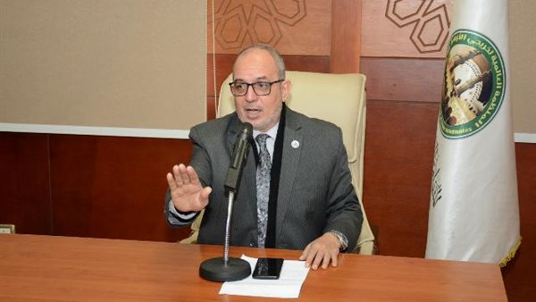 استاذ بجامعة الازهر