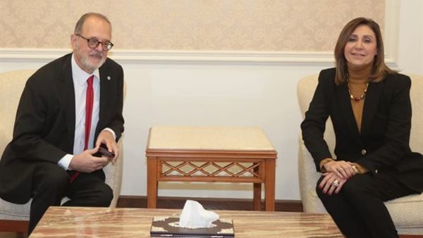 وزيرة الثقافة تستضيف