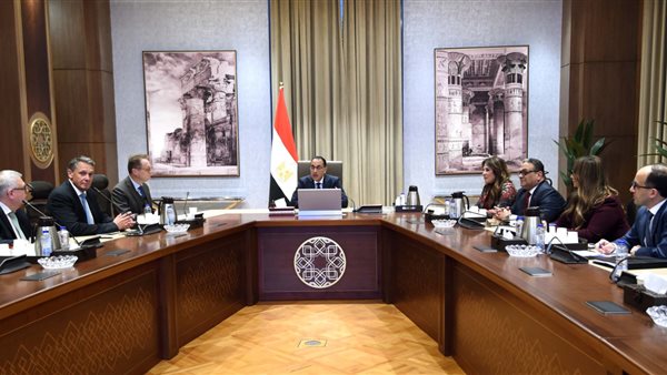 رئيس الوزراء يلتقي