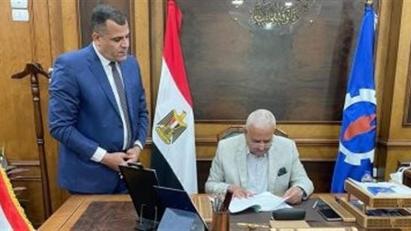 محافظ السويس