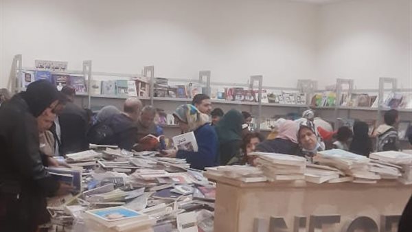 جانب من اللقاء بمعرض