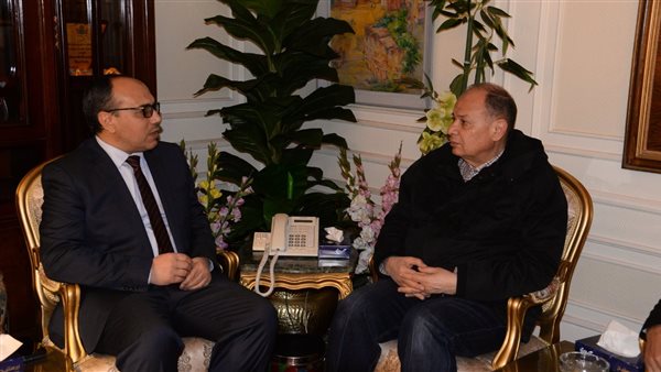 محافظ أسيوط يلتقى