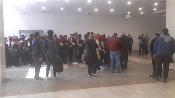 وفد كبير من جامعة