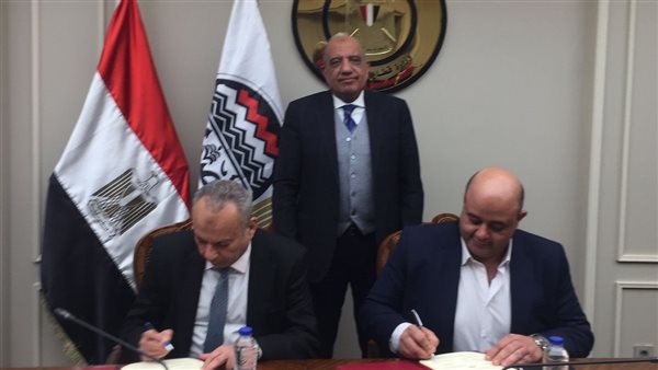 وزير الأعمال خلال