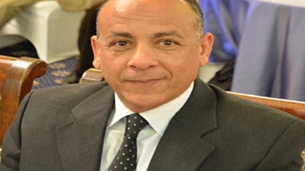 مصطفى وزيري، الأمين