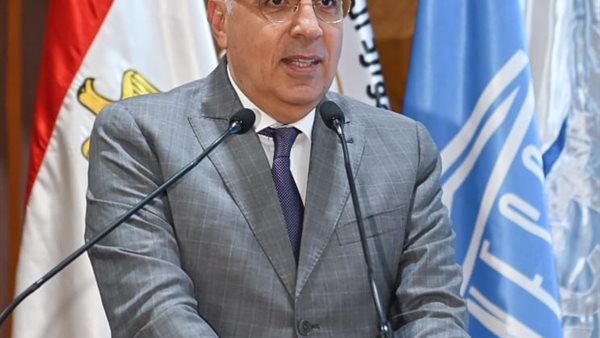 هاني سويلم وزير الموارد