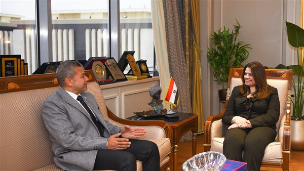 وزيرة الهجرة تستقبل