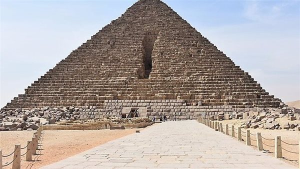 هرم منكاورع 