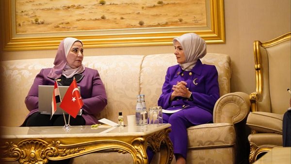 وزيرة التضامن تلتقي