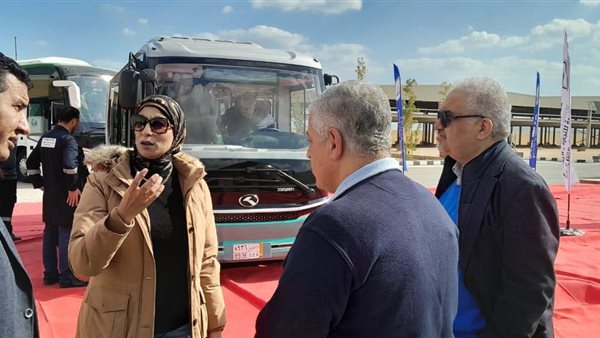 مسئولو  الإسكان 